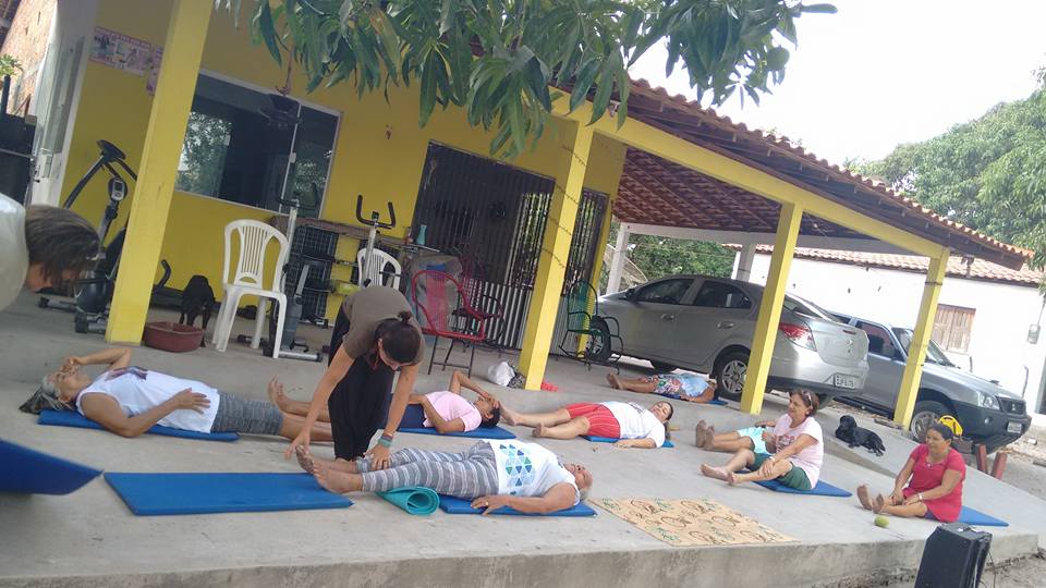 Prática de yoga no povoado de Sobradinho Maranhão 2015