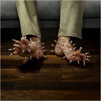 A vida é uma dança.
Mas quando sentimos dor, essa dança perde o ritmo, o balanço e o encanto. É como tentar dançar com alguém que insiste em pisar no nosso pé: cada movimento se torna um alerta, cada passo exige cuidado, cada tentativa gera tensão.
dores neuropáticas