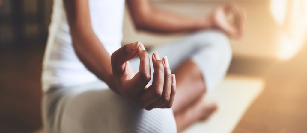 dores neuropáticas
A vida é uma dança.
Mas quando sentimos dor, essa dança perde o ritmo, o balanço e o encanto. É como tentar dançar com alguém que insiste em pisar no nosso pé: cada movimento se torna um alerta, cada passo exige cuidado, cada tentativa gera tensão.