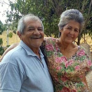 Quando criança, ainda bem pequena, eu pensava que o céu talvez nem existisse. Porque todas as vezes que eu olhava para cima, era o rosto da minha mãe que eu via. E isso me bastava. A certeza de que ela estaria por perto era tudo o que eu precisava para viver com alegria. 