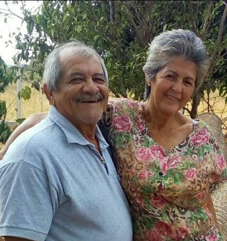 Quando criança, ainda bem pequena, eu pensava que o céu talvez nem existisse. Porque todas as vezes que eu olhava para cima, era o rosto da minha mãe que eu via. E isso me bastava. A certeza de que ela estaria por perto era tudo o que eu precisava para viver com alegria. 