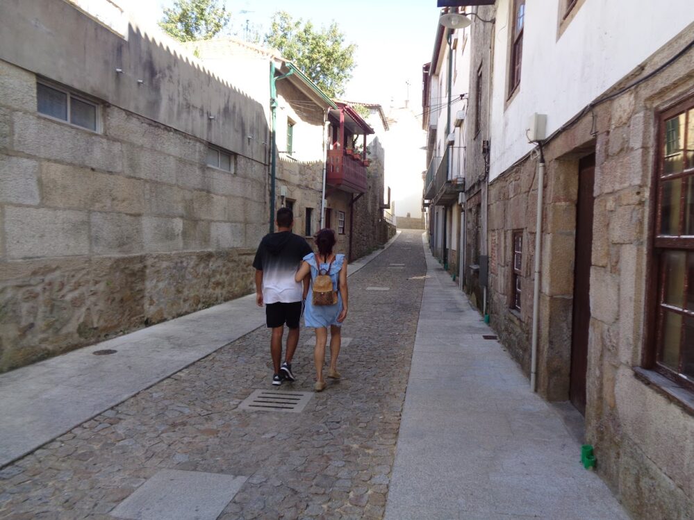 Respirar, desacelerar e organizar o caos interno traz clareza mental para cada passo da vida. Descubra como avançar com presença, leveza e consciência — sem pressa e sem ruído.