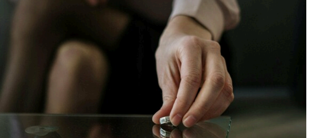 A Economia da Cenoura: por que ainda entregamos nossa confiança tão barata?